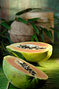 除了众所周知的丰胸作用，与菠萝一样能去除老废角质，营养肌肤，是美容圣品。