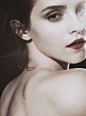 艾玛·沃特森（Emma Watson) 大玩半裸艺术写真