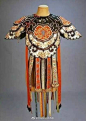 云肩，中国古代女性服饰肩上的装饰品，晔如雨后云霞映日，晴空彩虹，故称之为云肩。 ​​​​