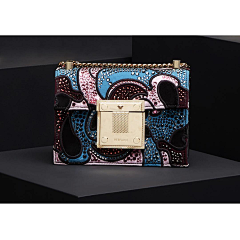 大小河采集到奢侈品 范思哲 Versace