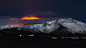 2013年正在喷发的埃特纳火山，意大利西西里岛 (© Wead/Alamy Live News)