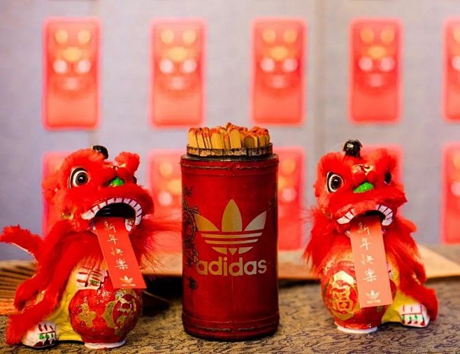 农历新年在即！adidas三叶草全新"舞...