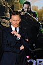 #Tom Hiddleston# #Loki# 这张很适合裱起来挂墙上！！ http://t.cn/zRYg3Pq