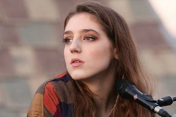 Birdy 贾斯敏·范·登·博加尔德（Jasmine Van den Bogaerde）