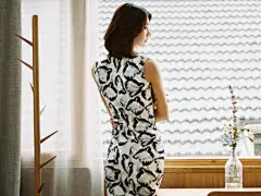 素雅短发美女气质写真iPad桌面壁纸