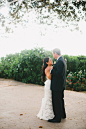 Romantic Outdoor Wedding on the shores of Maui : Just this morning I was scheming up a tropical vacation with my hubs. Somewhere sunny with ocean views and lots of downtime. Somewhere like Maui. I’m pretty sure that vacation dream spawned from this very w