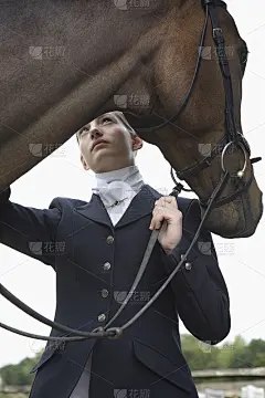 女马背骑士与马