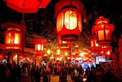 灯会谜会乡游大会，舞龙舞狮踩街社戏...大杭州闹元宵最新最细最全攻略在此！活动太精彩，小编今天就去赶场子... : 月上柳梢头，人约黄昏后。后天就是元宵佳节，“七彩大杭州”哪里闹元宵最热闹，最好玩？小编今天为您送上富阳、余杭