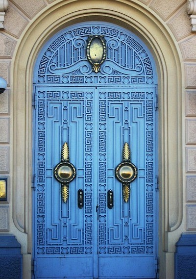 Blue door - Alexandr...