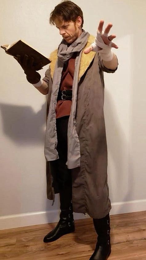 Mage pose