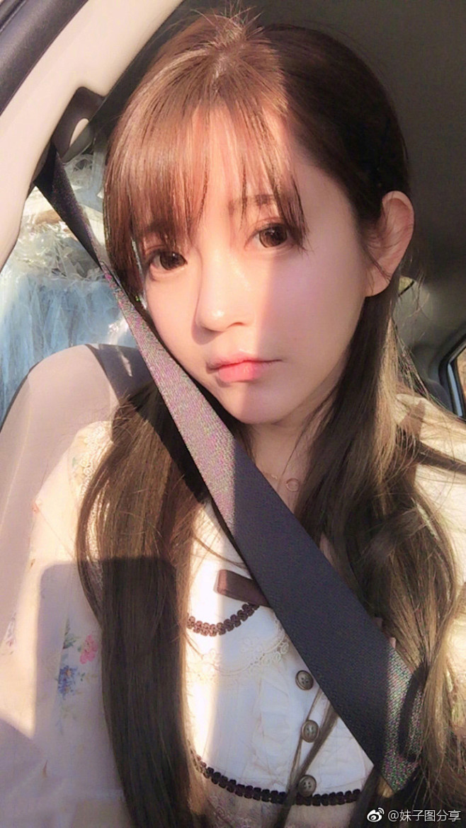 美女自拍
