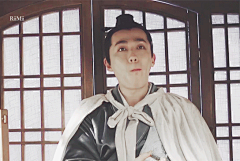 朱一龙 我滴个乖乖，你慢点吃啊【我们小仓许今天ci东西了吗~ci啦！GIF 表情包】@朱一龙 ​​​​ _表情包采下来 #率叶插件，让花瓣网更好用#