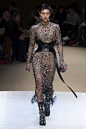 Alexander McQueen Fall 2018 Ready-to-Wear Fashion Show : The complete Alexander McQueen Fall 2018 Ready-to-Wear fashion show now on Vogue Runway.