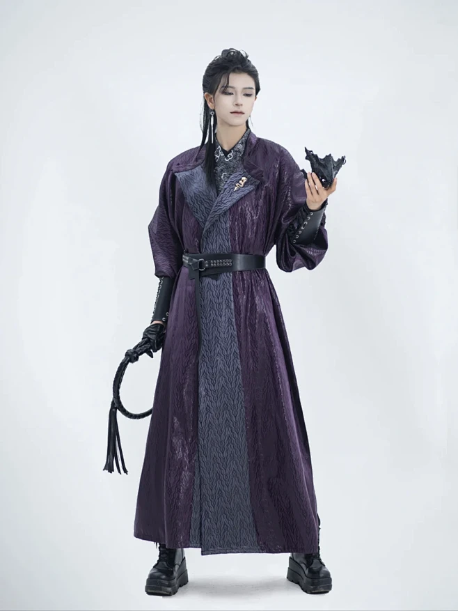 武侠风/鞭子/拿鞭 动作参考 - 小红书-花瓣网