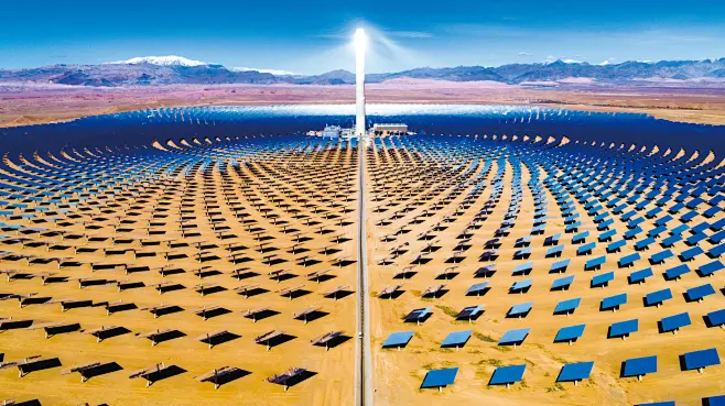 航拍视角下的光热发电场-花瓣网