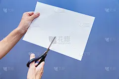 为照相馆编辑墙上的蓝色背景