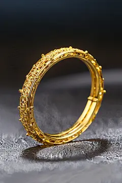 金饰店的黄金首饰