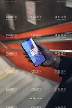 手持手机场景样机  - 源文件下载【酷图网】手持手机样机,手机场景样机,数码产品样机,苹果手机样机,iPhone样机,手机壁纸样机,app样机,UI设计样机,UX设计样机,小程序样机,智能手机样机,VI展示样机,VI应用样机,Logo展示样机