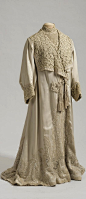 俄罗斯艾尔米塔什博物馆The State Hermitage Museum收藏的沙俄王后Maria Fyodorovna身前穿戴过的服饰。