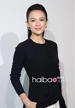 章子怡身穿迪奥(Dior)2013早秋系列黑白裙观Dior 2014早春大秀，简单婉约国际章海报时尚评审团会给几分？