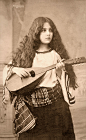 老照片，100年前的漂亮姑娘（1900-1910）。（designyoutrust.com）