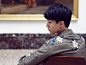 tfboys王俊凯帅气街拍宽屏壁纸图片
