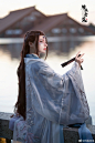 雨霁生虹，半湖锦梦半湖光。

夙胤言生超话#汉服# ​​​​