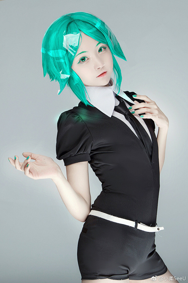 #宝石之国##磷叶石cos##法斯# CN：小柔SeeU 摄影：@MirrorStudio風牙 服装：@ICOS动漫服装设计 最初单纯懵懂的法 ...