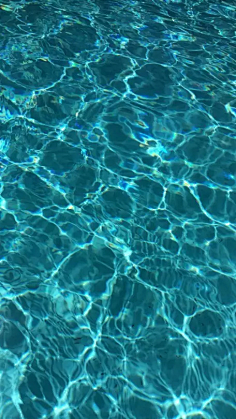 com另一组明代经皮,图一,二为当时流行的另一种纹样:落花流水.