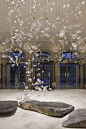 Lasvit has created an artistic glass sculpture called "Dancing Leaves" Evoking a gust of wind, gradually spiraling upwards, created by entering the hotel lobby. A breathtaking sight of magically flying leaves from sycamore trees eventually falli