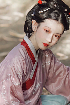 小木宝宝采集到人物-造型