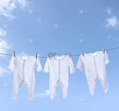 婴儿,三胞胎,晒衣绳,衣服,婴儿服装,洗衣服,悬挂的,成一排,日光,洗涤