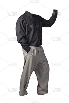 男人的衬衫和裤子孤立在白色背景。