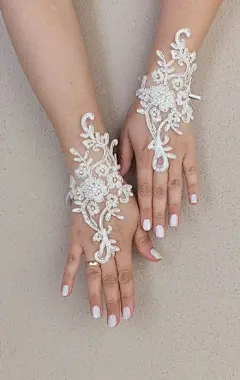 【Lace Gloves】