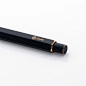 Brassing - Sketching Pencil : DESCRIPTION

Simple, black, with a hint of metal. With the pen’s spiral exposed on top, 
the designers of Ystudio combine the mechanics of a pen with the 
distinctive looks of the Brassing collection. Due to its heavy materia