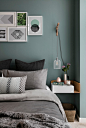 美式墨绿色家装的风格，卧室设计，创意台灯。