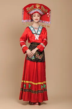 广西壮族服饰少数民族服饰女性人物摄影图