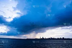 孟买阿拉伯海季风云和强降雨。