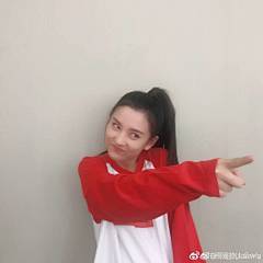 不知道怎么自拍时可以cos表情包啊 ​​​​