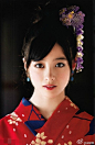还记得去年在日本“顿达”祭典上跳舞的那个被称为“千年难遇”的14岁天使美少女桥本环奈么，最近她发行了首本写真集《Little Star -KANNA15-》ԅ(¯ㅂ¯ԅ)