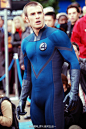 #ChrisEvans# 我就是想问一下大家，你们觉得他穿紧身衣的时候那个啥是↓放着还是↑放着的？#谁能忍住不操CE#
