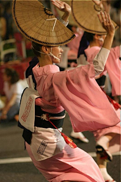 椰子屁股采集到服饰-日式--艺伎