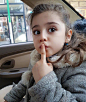 一位来自伊朗的小仙女Mahdis  大眼睛太迷人了 ​#女装搭配日志# ​​​​