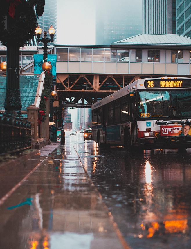 下雨的城市