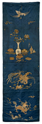 A pair of embroidered blue ground silk hangings, China, Qing dynasty, 19th century - 亚洲艺术 - Artcurial2018年亚洲艺术春季拍卖会 - 拍卖结果 | 艺度拍卖网
