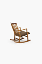1942年推出的一款摇椅，知名度和他的经典产品有差距，但是设计水准还是比较高的。