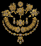 #古董珠宝##收藏家#古董珠宝收藏 by Albion Art Co. Ltd.，Albion总裁Kazumi Arikawa是世界最大的珠宝交易和收藏家之一，收藏跨度从古希腊-罗马到装饰艺术时期，尤其偏爱王冠、Cameo等富于历史文化的珠宝，他是世界珠宝展览的主要赞助商之一，展览如2007布鲁塞尔《Brilliant Europe: Jewels from European Courts》 ，多哈的《Pearls》展览都有他的赞助，他收藏有大量欧洲王室珠宝商的名贵历史珠宝。