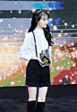 郑爽  中国内地90后女演员 百度贴吧粉丝节最强荧屏力量奖 背带裤