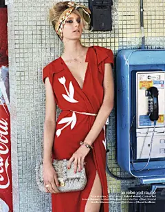 Sigrid Agren by David Vasiljevic for Elle France March 2012 part 3 我又要刷屏了哈。这次是洗个梨小姐为2012年3月出版的一期法版Elle出演的三组大片，每组篇幅都很长，有室外的也有室内的，把2012春夏时装周的代表作穿了个遍。