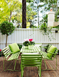 I love this patio furniture! Also a great DIY idea to take old furniture and paint a vibrant colour.